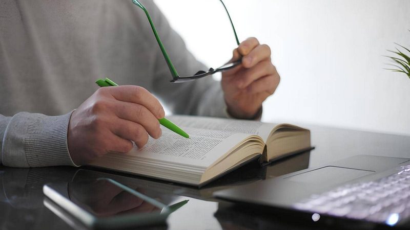 Етика редагування: межі втручання у авторський текст